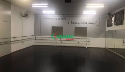Salão Comercial à Venda em Jundiaí-SP, Bairro Caxambu: 3 Salas, 4 Banheiros, 3 Vagas de Garagem, 300m² de Área