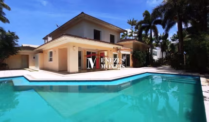 Casa a venda em Condomínio Fechado Hanga Roa ref. 2068