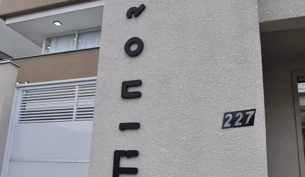 Apartamento com 01 suíte + 02 quartos Bairro: Glória Joinville.