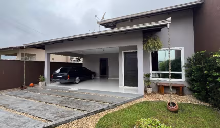 Casa Averbada a venda com 01 suíte + 02 dorm., Vila Nova Joinville.