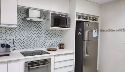 CASA DUPLEX - 90 m²- 02  DORMITÓRIOS - VARANDA - VAGA