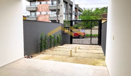 Sobrado geminado novo no bairro Iririú em Joinville!