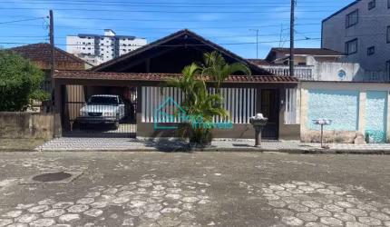 Casa com 4 quartos à venda em Vera Cruz, Mongaguá  por R$ 585.000