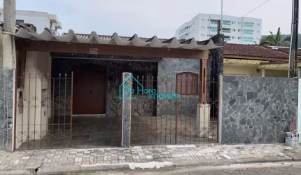 Casa com 4 quartos para alugar no Centro, Mongaguá , 122 m2 por R$ 2.500