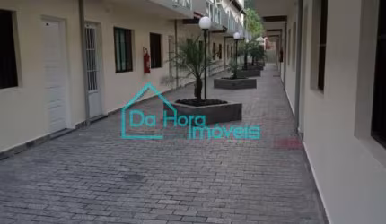 Casa em condomínio fechado com 2 quartos à venda no Centro, Mongaguá  por R$ 250.000