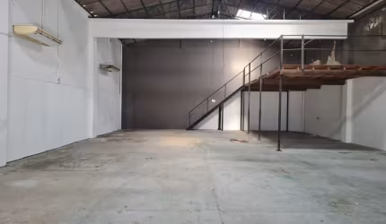 EXCELENTE DEPÓSITO COMERCIAL