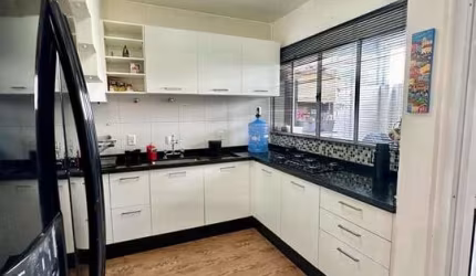 Sobrado de condomínio à Venda e Locação em Mogi das cruzes com 103m², 3 dormitórios, 1 suíte, 1 sala e 2 vagas!!!