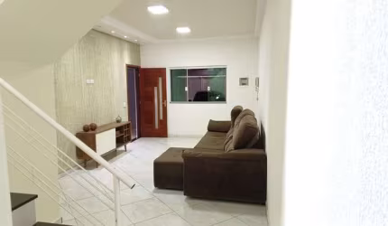 Sobrado à Venda 03 dormitórios 735.000 Vila Suissa
