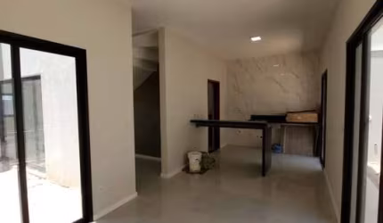 Sobrado à Venda 03 dormitórios 895.000 Vila Di César