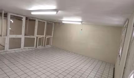 Sala Comercial para Venda em Eunápolis, Centro, 1 dormitório, 2 banheiros