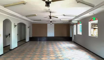 Imóvel Comercial para Venda em Cataguases, Leonardo, 1 dormitório, 2 banheiros