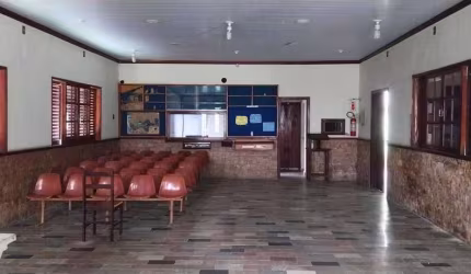 Imóvel Comercial para Venda em Araruama, Centro, 1 dormitório, 2 banheiros, 1 vaga
