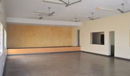Imóvel Comercial para Venda em São Gonçalo, Trindade, 1 dormitório, 2 banheiros