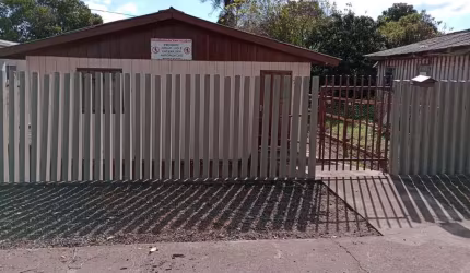 Casa para Venda em Guarapuava, Boqueirão, 1 dormitório, 1 banheiro, 3 vagas