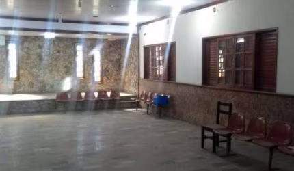 Sala Comercial para Venda em Araruama, Centro, 1 dormitório, 2 banheiros