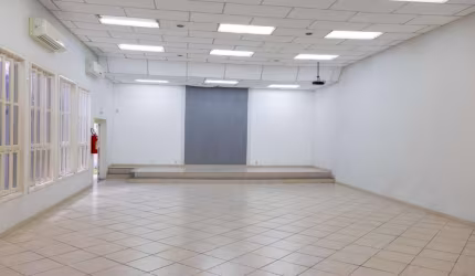 Ponto Comercial para Venda em Serrinha, Ginásio, 1 dormitório, 2 banheiros, 5 vagas