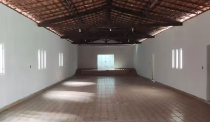 Ponto Comercial para Venda em Picos, Bomba, 2 banheiros, 2 vagas