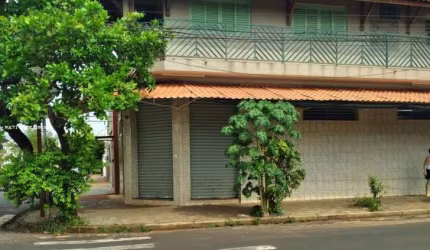Sobrado com Salão Comercial à Venda na Multi Prime Imóveis