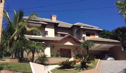 Casa com excelente espaço Gourmet e  amplas dependências. - Arujá Hills 1 - Arujá/SP