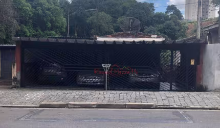 Casa à venda por R$ 720.000 - Centro - Arujá/SP