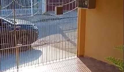 Casa para Venda em São José dos Campos, Bosque dos Eucaliptos, 2 dormitórios, 1 banheiro, 2 vagas