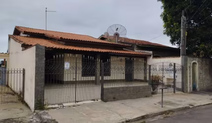 Casa para Locação em São José dos Campos, Bosque dos Eucaliptos, 3 dormitórios, 1 suíte, 2 banheiros, 4 vagas