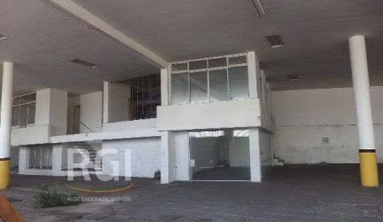 Predio para Venda - 2700m², 0 dormitórios, São João
