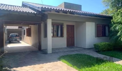 Casa com 3 quartos, 1 suíte, 3 vagas e 182m² para vender por R$ 890.000