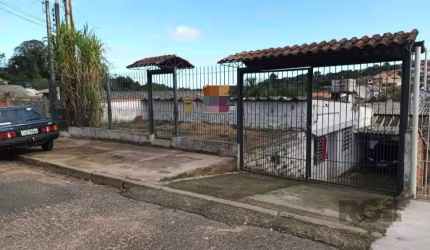 VENDA- Casa Térra com 2 quartos, 3 vagas de garagem- Vila Nova