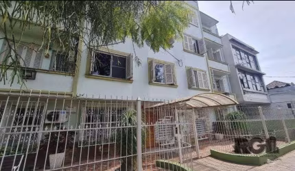 Apartamento semi mobiliado