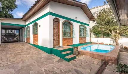 Casa no bairro Vila Ipiranga de 3 dormitórios e 3 vagas