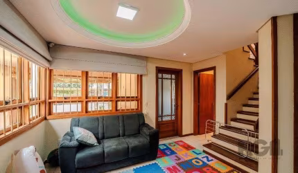 Casa no Parque Santa Fé de 4 dormitórios e 4 vagas