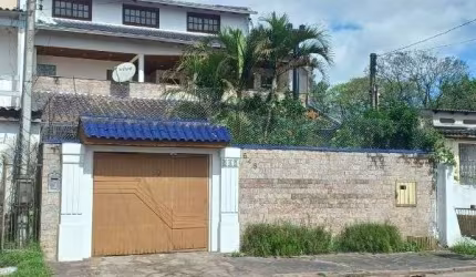 Casa em Porto Alegre, no bairro Restinga, com 4 dormitório(s), e 4 banheiros, à