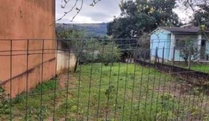 Terreno em Porto Alegre, no bairro Vila Nova, à venda.