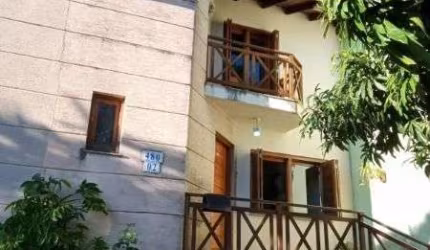 Casa em Porto Alegre, no bairro Teresópolis, com 2 dormitório(s), e 2 banheiros,