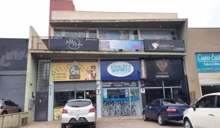Loja em Porto Alegre, no bairro Hípica, à venda.