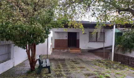 Excelente casa na av cavalhada com 3 dormitorios