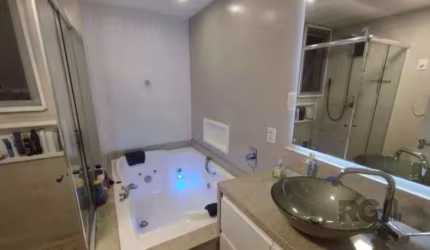 Apartamento para Venda- 3 quartos, 2 banheiros, sacada, banheira com hidro- Cent