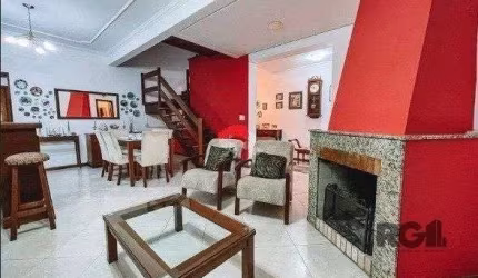 Casa para Venda - 360m², 3 quartos com suites,4 banheiros e 2 vagas - Menino Deu