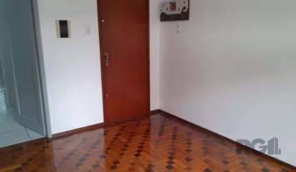 Apartamento,2 quartos,na Salgado Filho,fundos e silencioso