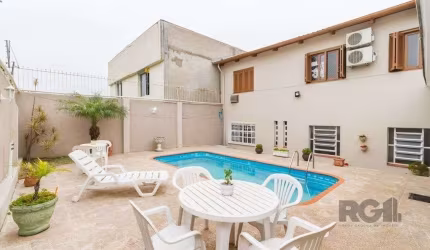 Casa 4 dormitórios no bairro Espírito Santo