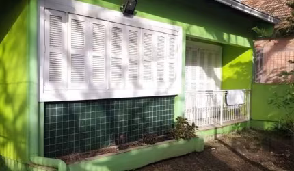 Casa de 4 dormitórios no bairro Belém Novo