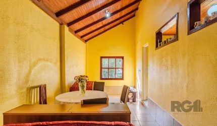Casa de 157m° 2 dormitórios, no bairro  Hípica - Porto Alegre