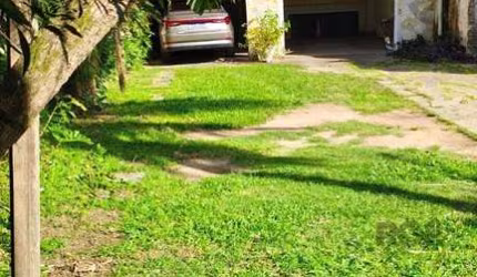 Casa com 3 quartos e 2 garagens no bairro cidade Baixa!