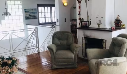 Casa 4 dormitórios à venda Bom Jesus Porto Alegre/RS
