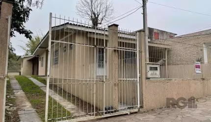 Casa 3 dormitórios à venda Vila Nova Porto Alegre/RS
