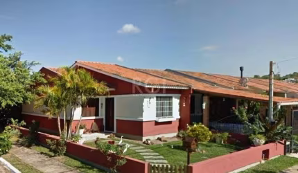 Casa de esquina bairro Hípica - 3 dormitórios