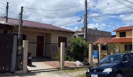 Casa no bairro Hípica - 2 dormitórios