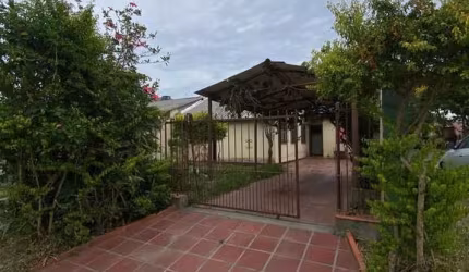 Ótima casa no bairro restinga de 4 dormitórios