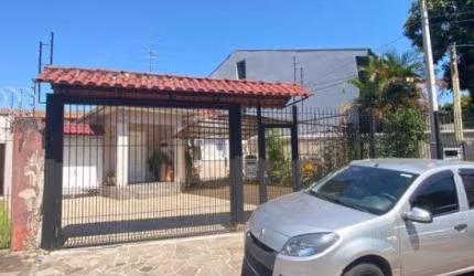 Casa 4 dormitórios I vaga 8 carros I Bairro Camaquã